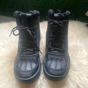 Nike Woodside 2 High ACG big kids size 7